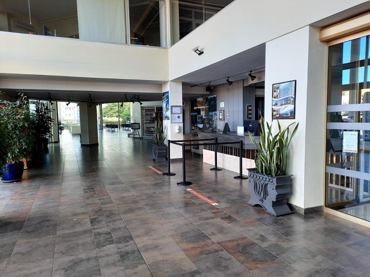 Xon'S Platja Ha Hotel Empuriabrava Bagian luar foto